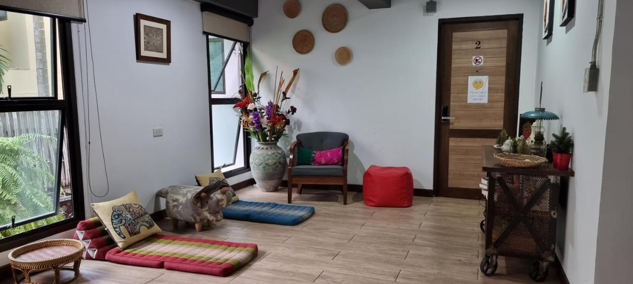 33 Poshtel (Adults Only) Hotel Chiang Mai Eksteriør billede