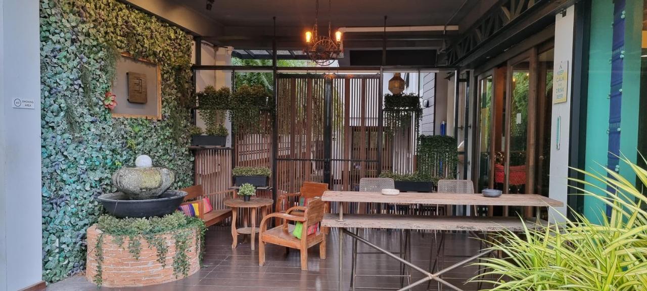 33 Poshtel (Adults Only) Hotel Chiang Mai Eksteriør billede