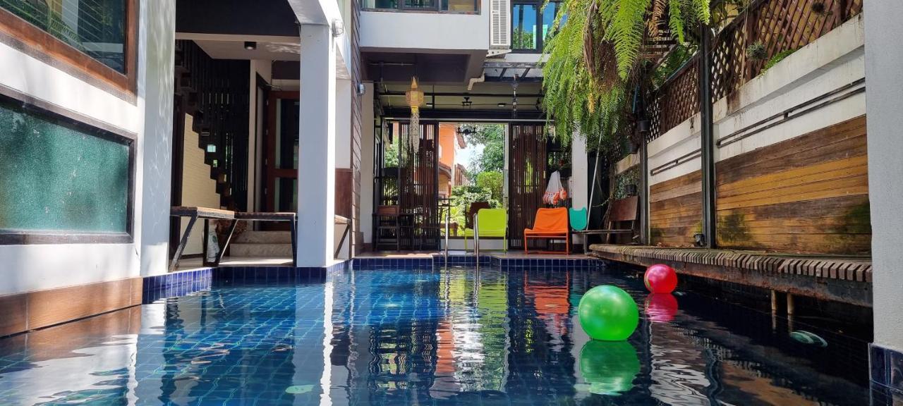 33 Poshtel (Adults Only) Hotel Chiang Mai Eksteriør billede