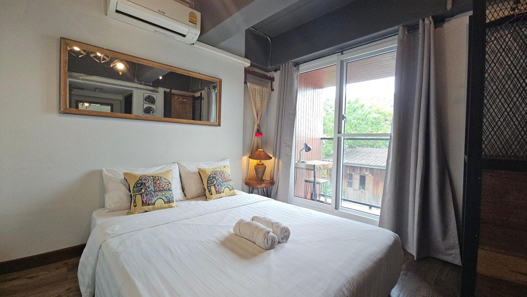 33 Poshtel (Adults Only) Hotel Chiang Mai Eksteriør billede