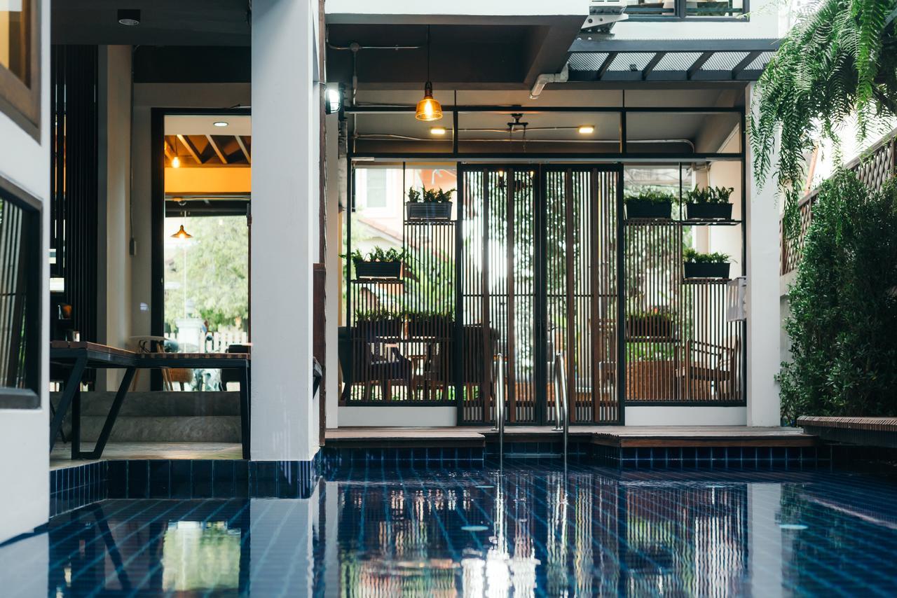 33 Poshtel (Adults Only) Hotel Chiang Mai Eksteriør billede
