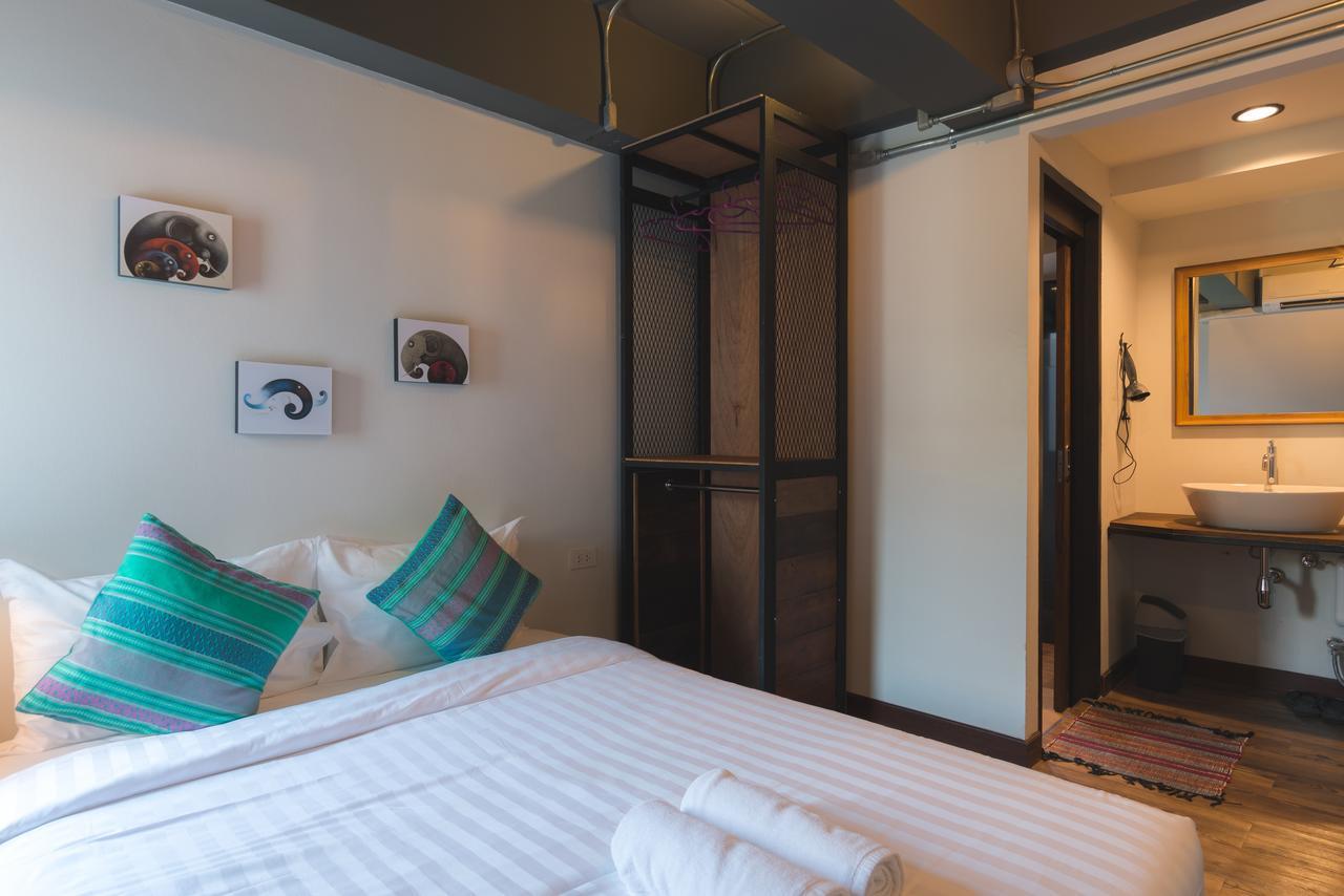 33 Poshtel (Adults Only) Hotel Chiang Mai Eksteriør billede